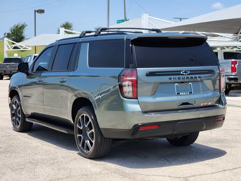 Certified 2024 Chevrolet Suburban RST w/ Luxury Package AWD/4WD image 7