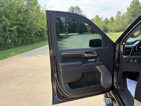 Used 2023 GMC Sierra 1500 Denali w/ Denali Reserve Package AWD/4WD image 13