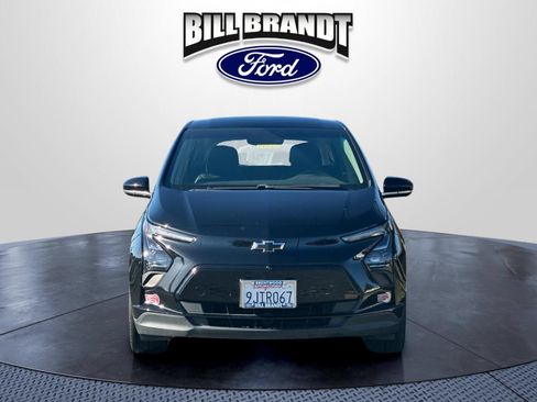 Used 2023 Chevrolet Bolt LT w/ Infotainment Package FWD image 8