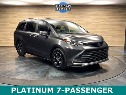 Used 2025 Toyota Sienna Platinum
