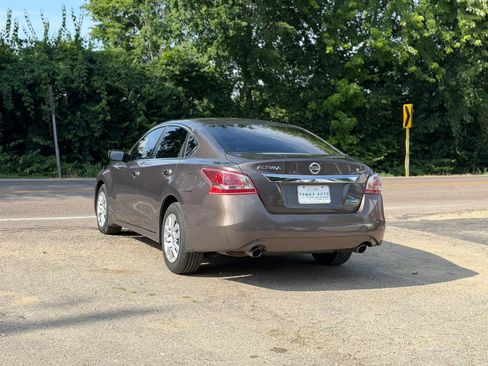 Used 2013 Nissan Altima 2.5 S FWD image 12