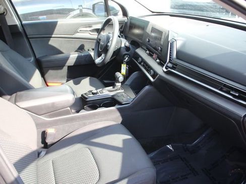 Certified 2023 Kia Sportage LX AWD/4WD image 33
