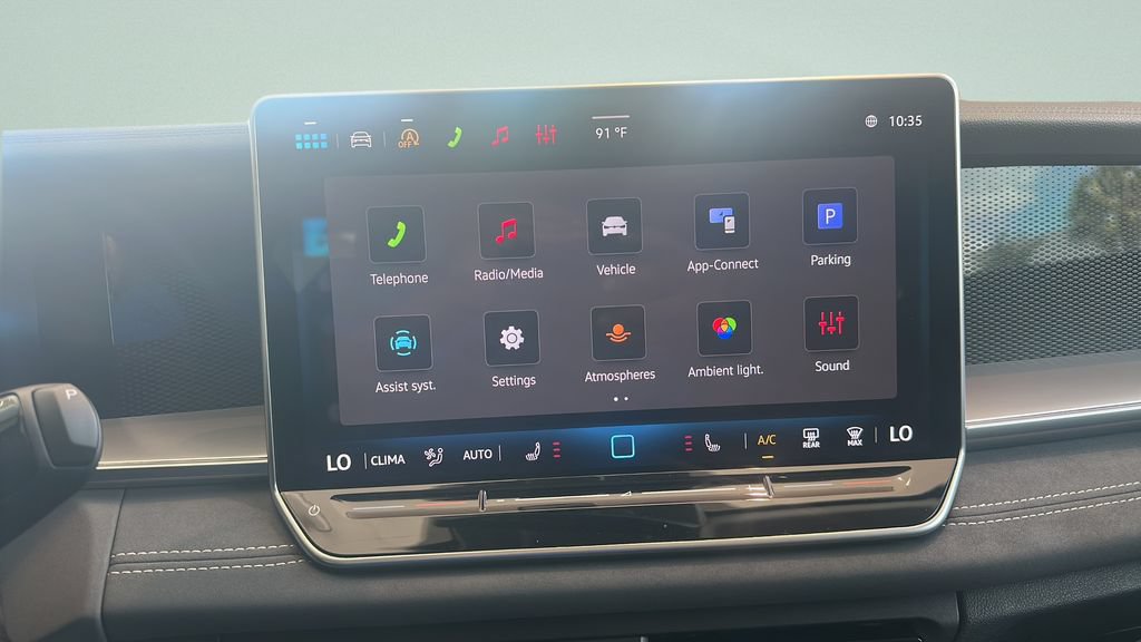 New 2026 Volkswagen Tiguan SE FWD image 17