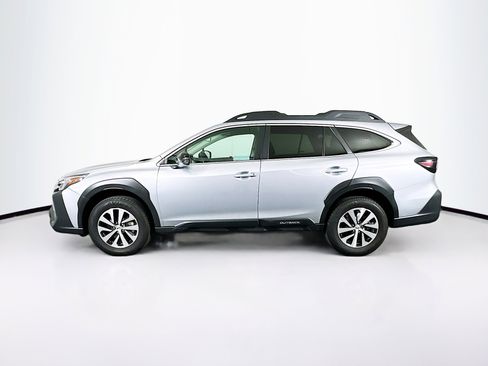 Used 2025 Subaru Outback Premium image 4