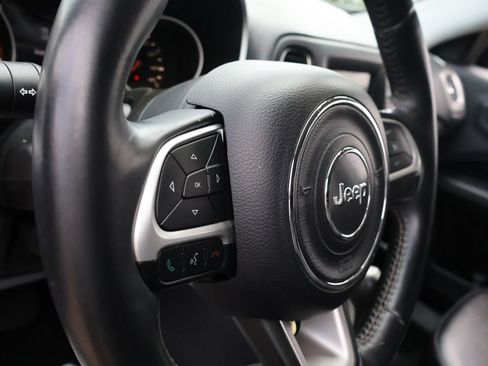 Used 2018 Jeep Compass Latitude w/ Popular Equipment Group FWD image 24