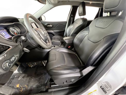 Used 2022 Jeep Cherokee Limited w/ Mopar Interior Package image 19