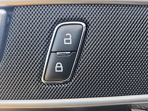 Used 2023 Ford Explorer XLT RWD image 20