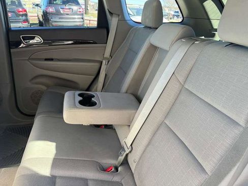 Used 2013 Jeep Grand Cherokee Laredo w/ Laredo E Group image 13