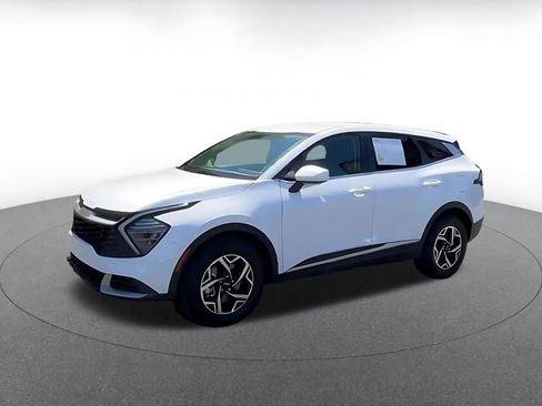 Used 2025 Kia Sportage LX FWD image 10