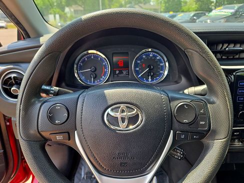 Used 2019 Toyota Corolla LE FWD image 19