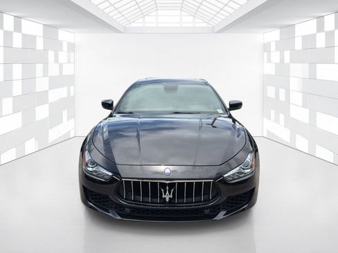 Used 2018 Maserati Ghibli RWD image 2