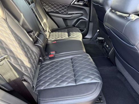 Used 2025 Mitsubishi Outlander SEL image 10