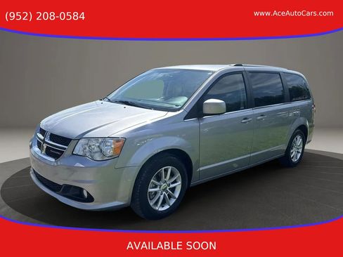 Used 2018 Dodge Grand Caravan SXT FWD image 1