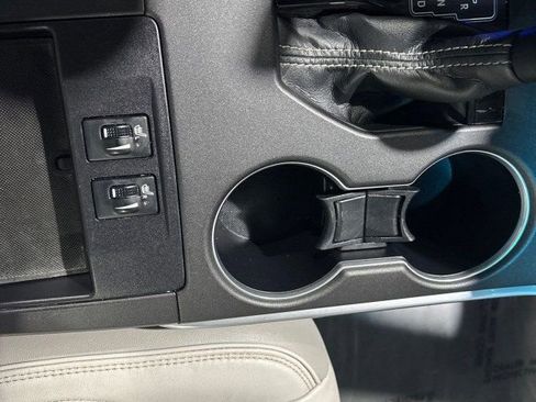 Used 2015 Toyota Camry XLE image 14