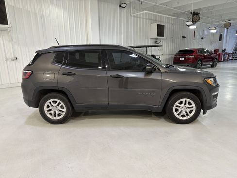 Used 2018 Jeep Compass Sport image 6