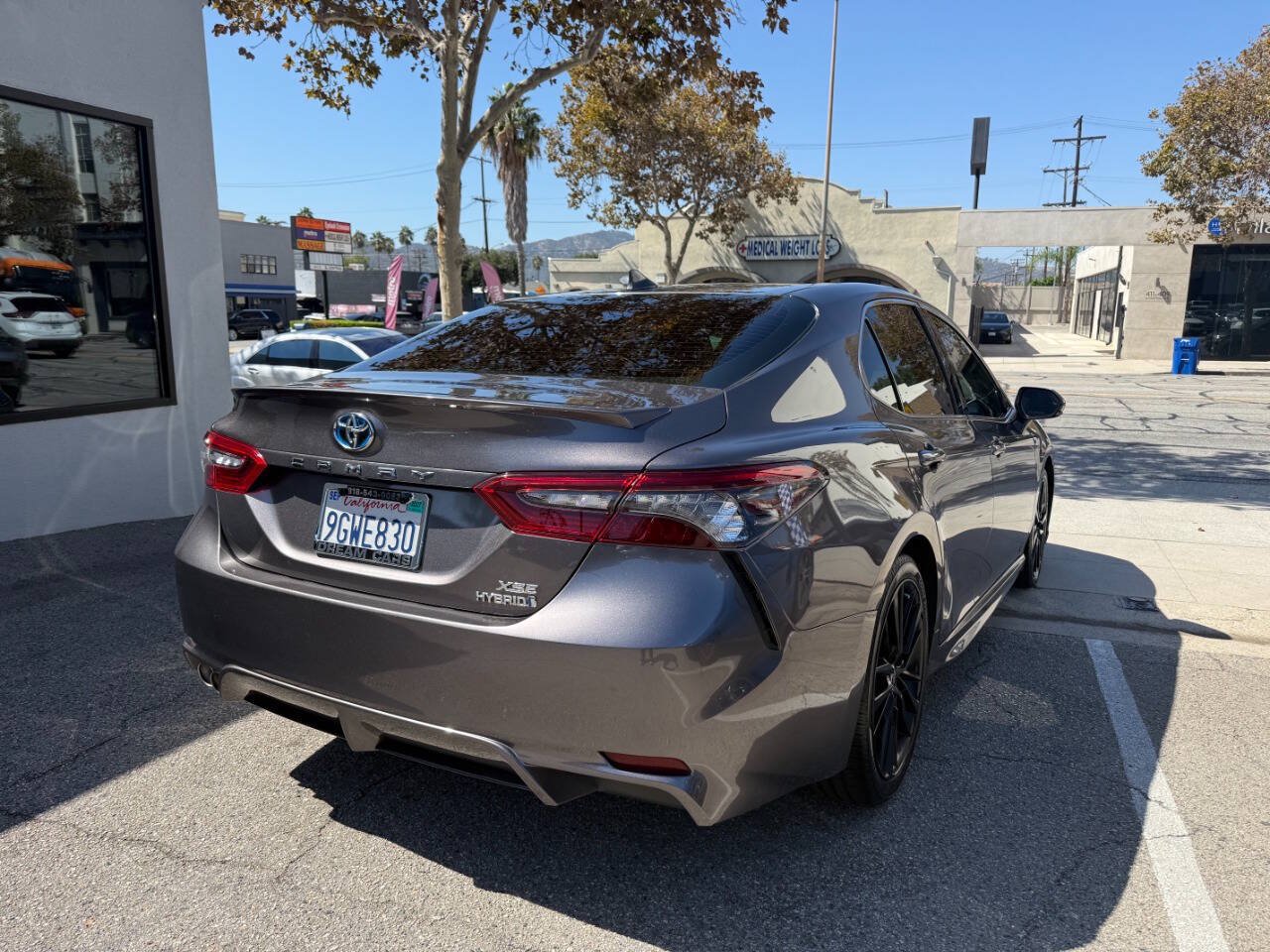 Used 2021 Toyota Camry XSE FWD image 11