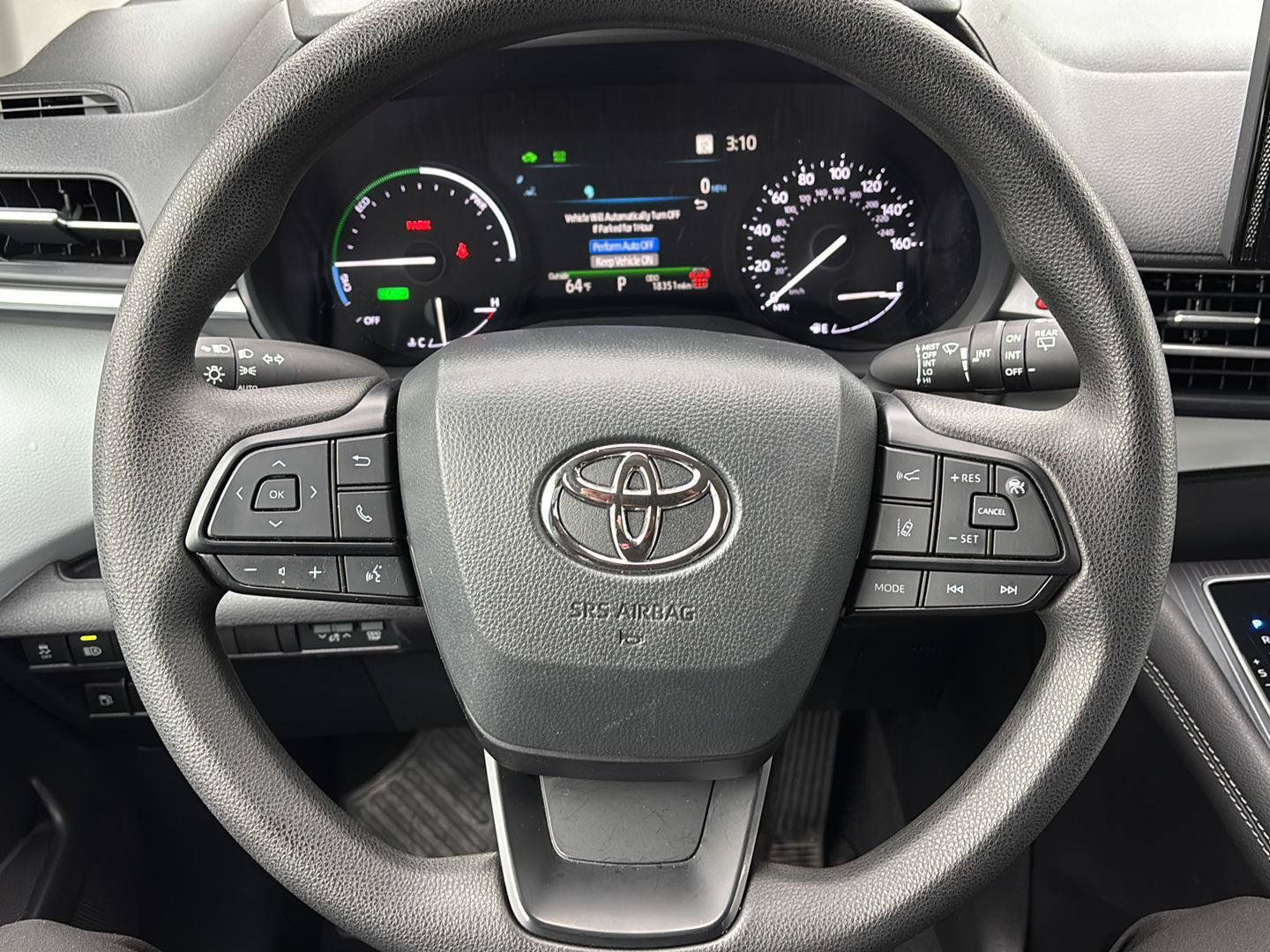 Used 2025 Toyota Sienna LE FWD image 27