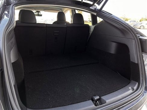 Used 2020 Tesla Model Y Long Range image 28