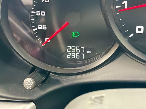 Certified 2024 Porsche 718 Boxster RWD image 36