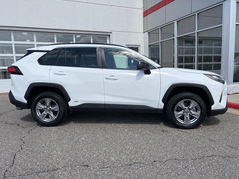 Used 2025 Toyota RAV4 LE AWD/4WD image 19