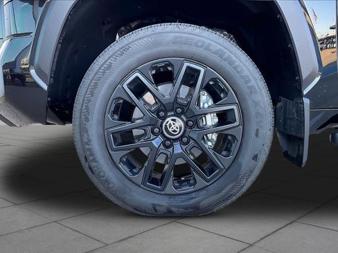 Used 2025 Toyota Tundra Limited AWD/4WD image 12