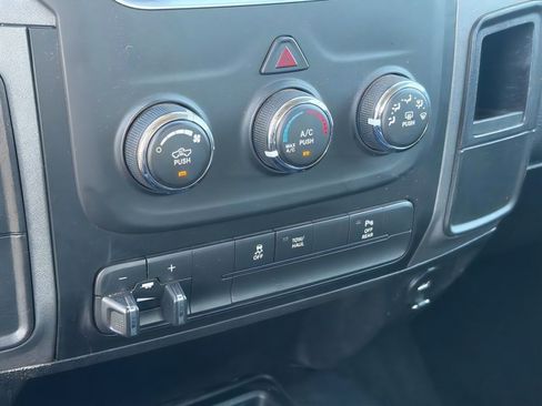 Used 2018 RAM 2500 Tradesman w/ Chrome Appearance Group AWD/4WD image 30