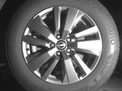 Used 2025 Nissan Pathfinder SV FWD image 15