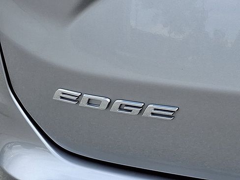 Certified 2020 Ford Edge SEL FWD image 24