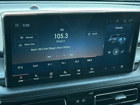 Used 2022 Lincoln Nautilus FWD w/ Premium Package image 17