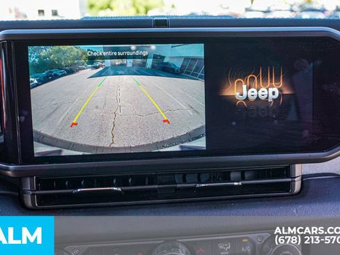 Used 2025 Jeep Wrangler Unlimited Sahara AWD/4WD image 40