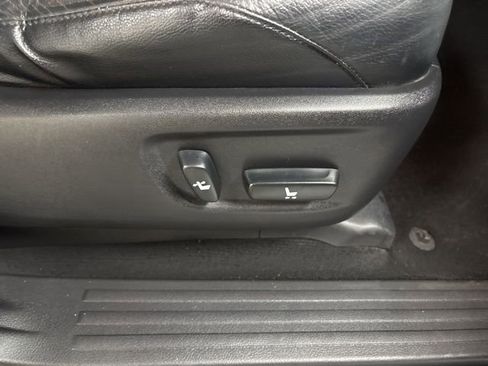 Used 2013 Toyota 4Runner Limited AWD/4WD image 12