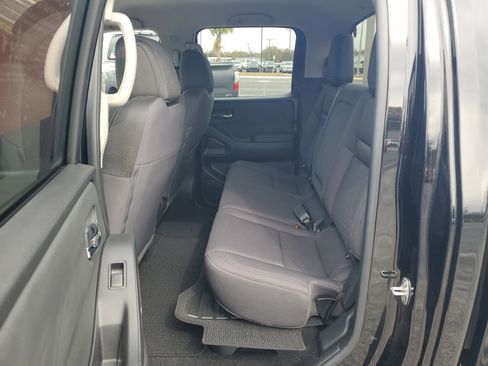 Certified 2024 Nissan Frontier SV w/ Technology Package image 13