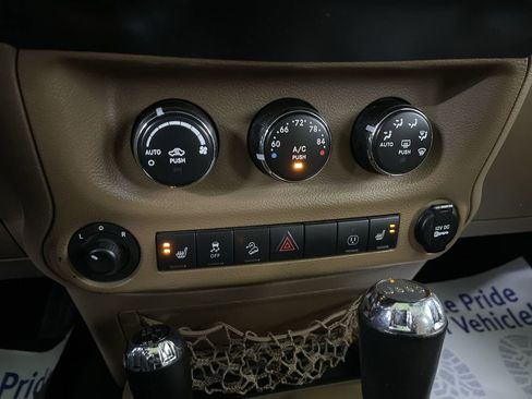 Used 2014 Jeep Wrangler Unlimited Sahara w/ Connectivity Group image 23