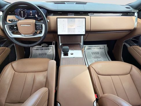 Used 2024 Land Rover Range Rover Long Wheelbase SE image 15