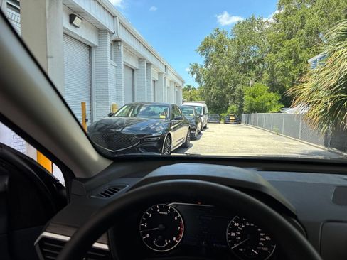 Used 2025 Nissan Altima 2.5 SV FWD image 34