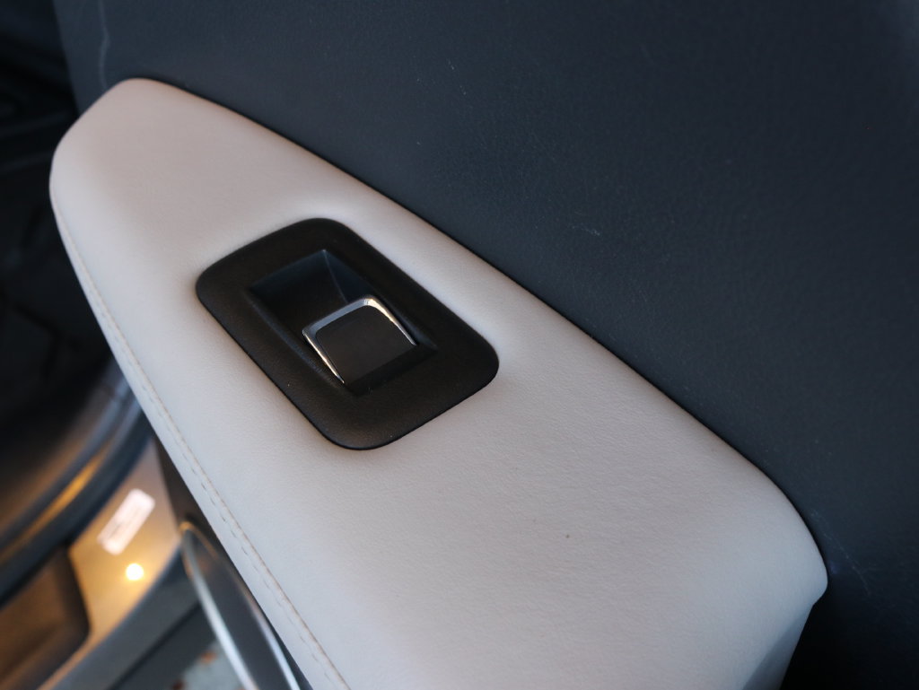 Used 2019 Lexus RX 450h AWD w/ Navigation Package image 40