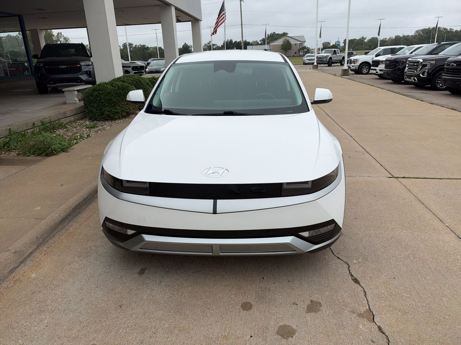 Used 2024 Hyundai Ioniq 5 SEL RWD image 2