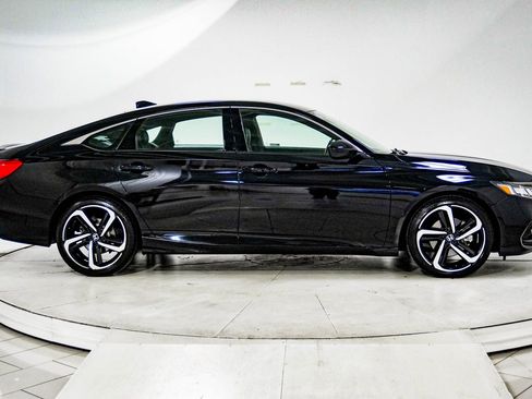 Used 2019 Honda Accord Sport image 11