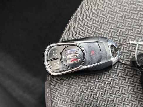 Used 2025 Buick Encore GX Preferred FWD image 17