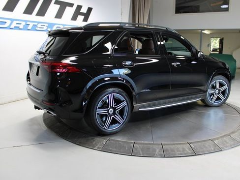 Used 2024 Mercedes-Benz GLE 450 4MATIC w/ AMG Line Exterior image 6