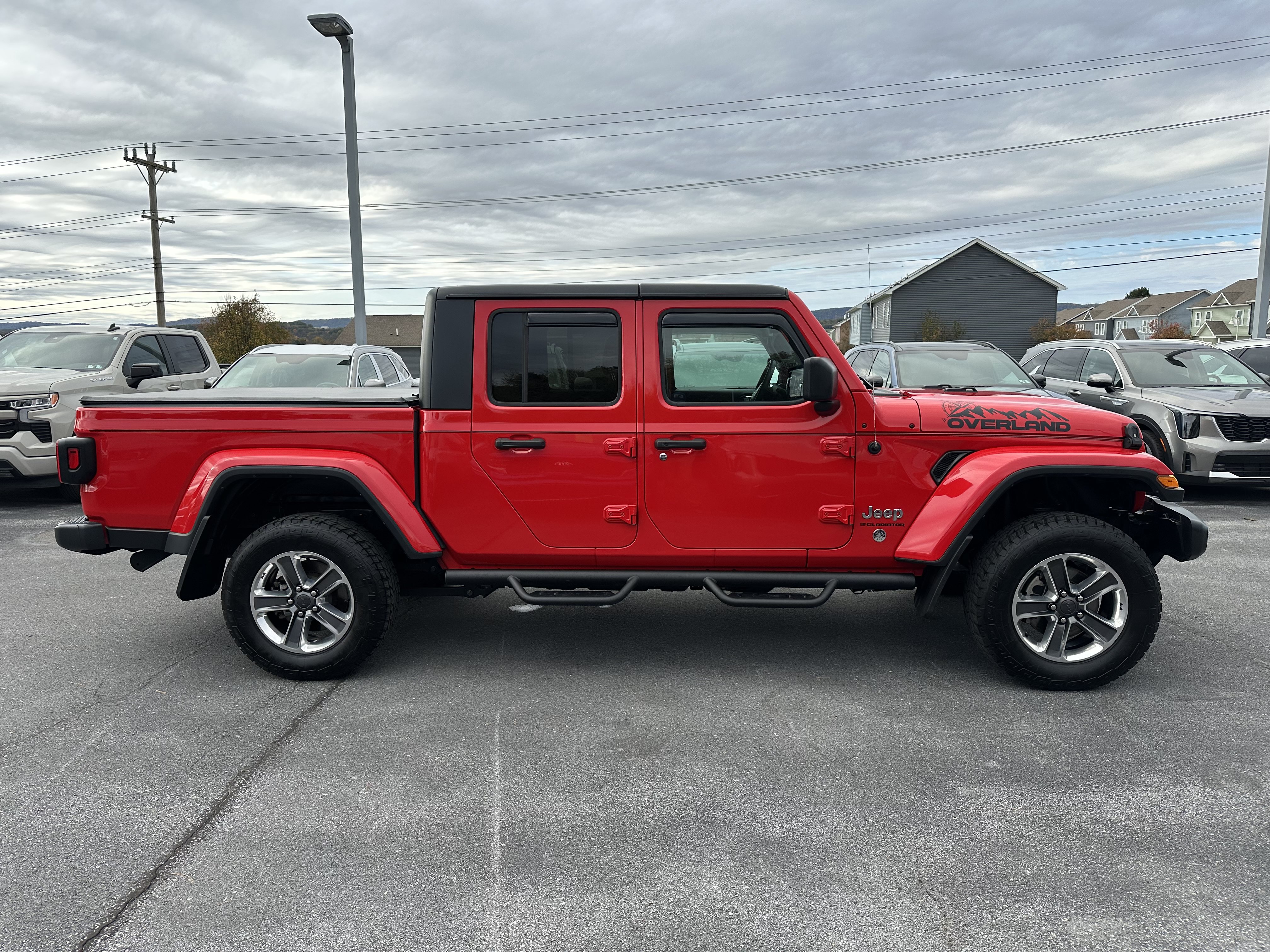 Used 2023 Jeep Gladiator Overland AWD/4WD image 4
