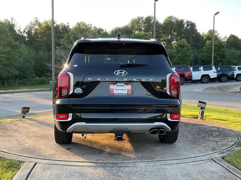 Used 2022 Hyundai Palisade Limited FWD image 6