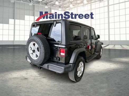 Used 2023 Jeep Wrangler Unlimited Sport AWD/4WD image 5