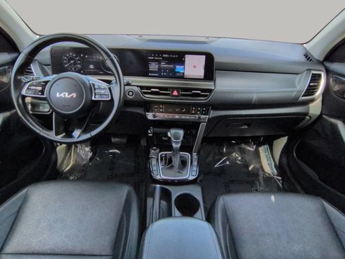 Certified 2024 Kia Seltos EX AWD/4WD image 4