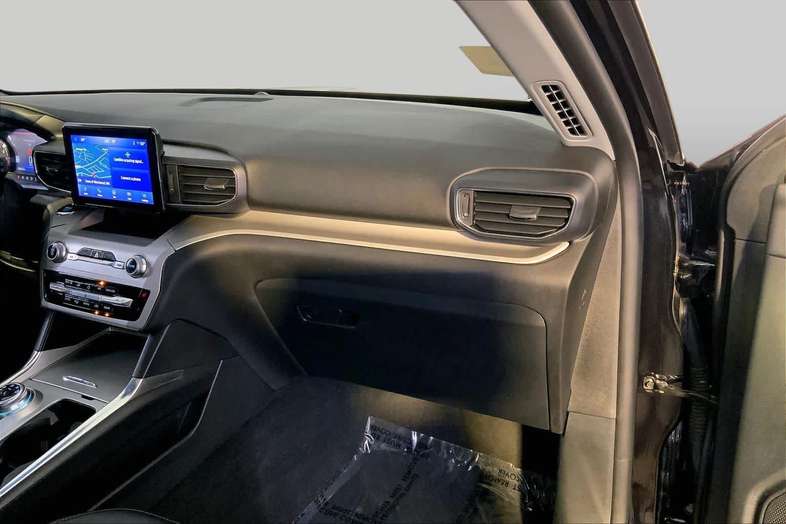 Used 2022 Ford Explorer XLT w/ Equipment Group 202A AWD/4WD image 19