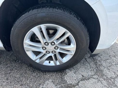 Used 2020 Buick Enclave Essence FWD image 5