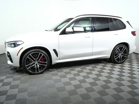 Used 2022 BMW X5 M50i w/ Executive Package image 2