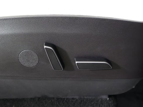 Used 2023 Tesla Model Y Long Range image 38