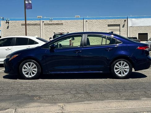 Used 2024 Toyota Corolla LE w/ LE Convenience Package FWD image 5