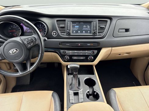 Used 2019 Kia Sedona EX FWD image 12